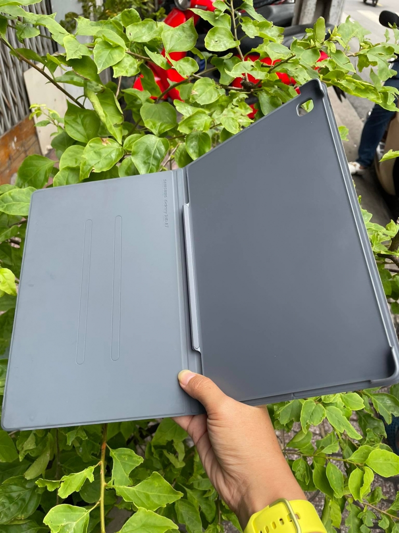 Bao Da Samsung Galaxy Tab A7 T500 T505 Book Cover Chính Hãng Không Hộp sử dụng chất liệu PU kết hợp da simili cao cấp giúp bảo vệ, chống trầy xước, bụi bẩn có chức năng đóng tắt màn hình rất tiện